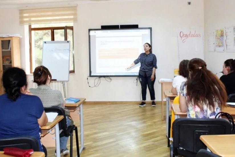 Məktəbəhazırlıq qruplarında dərs deyəcək müəllimlər üçün təlim keçirilir