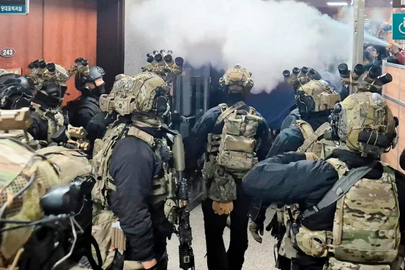 Cənubi Koreya parlamenti ölkədə hərbi vəziyyətin ləğvinə səs verib