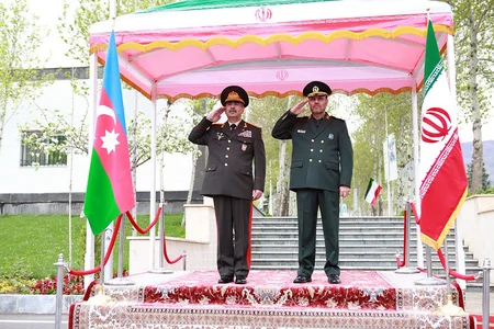Azərbaycan və İranın müdafiə nazirləri hərbi əməkdaşlığın genişləndirilməsini müzakirə ediblər - FOTO