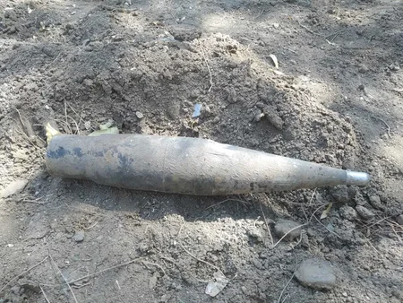 Gəncədə marketin qarşısında raket tapılıb