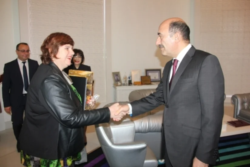 Əbülfəs Qarayev Luvr Muzeyinin İslam Departamentinin direktoru ilə görüşüb