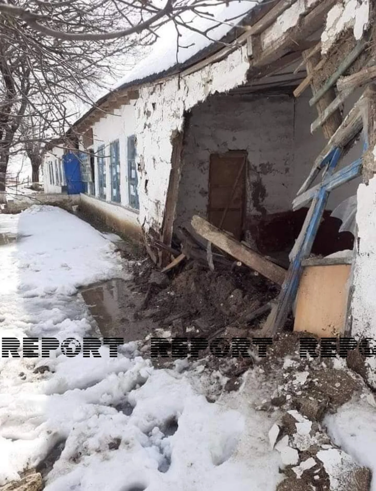 В Джалилабаде обрушилась стена школы