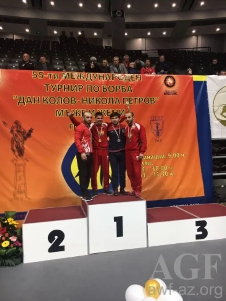 Azərbaycan güləşçiləri Bolqarıstan turnirinun ilk günündə 4 medal qazanıblar