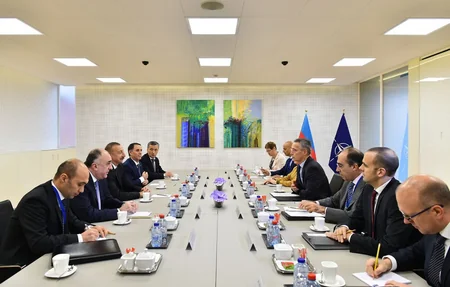 Prezident İlham Əliyev Brüsseldə NATO-nun baş katibi ilə görüşüb - YENİLƏNİB