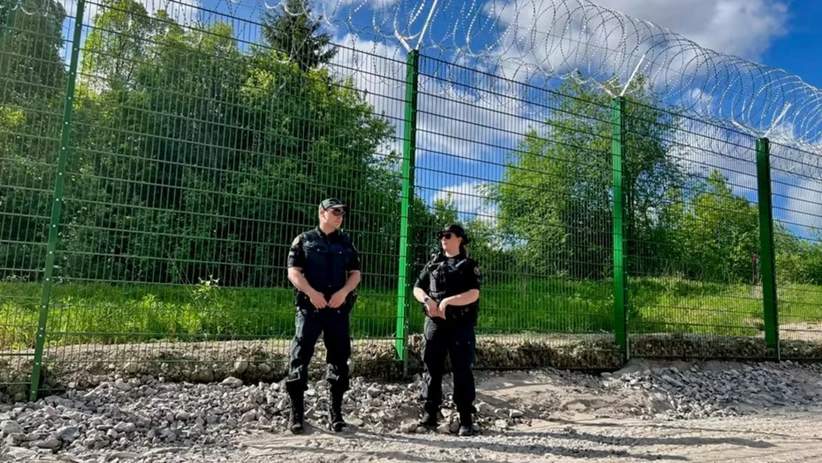 Finland puts its new eastern border fence into service