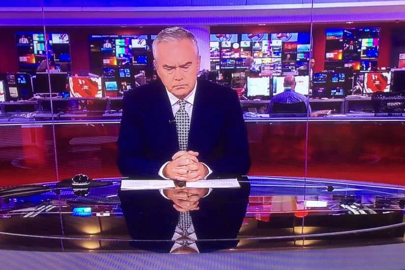 Ведущий BBC растерялся в прямом эфире и оставил телезрителей без новостей - ВИДЕО