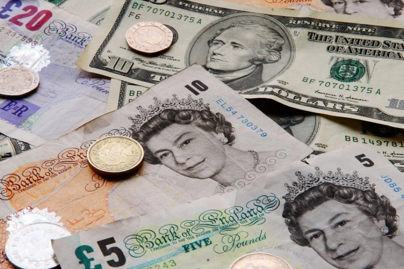 Ожидания Brexit обвалили фунт до минимума за последние три года