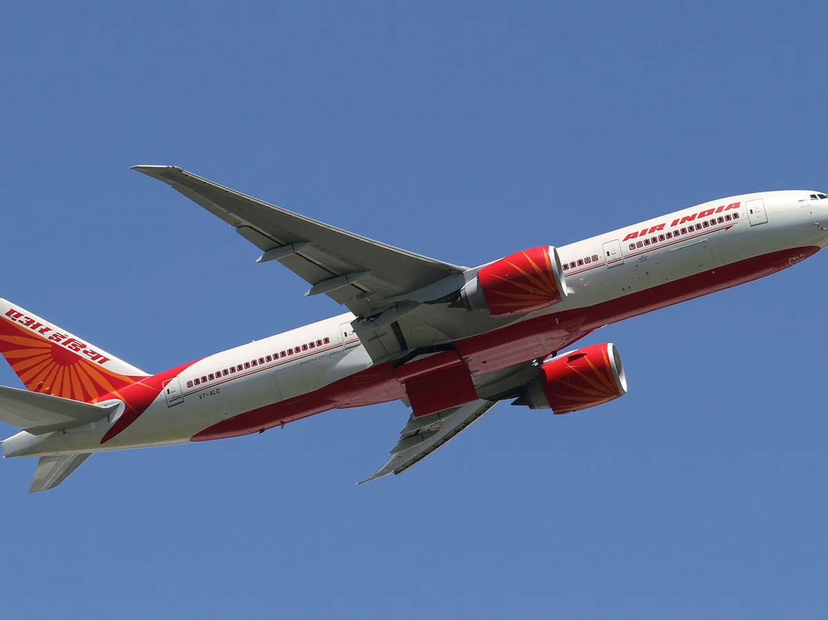 Совершивший в Магадане вынужденную посадку самолет Air India вылетел в Дели
