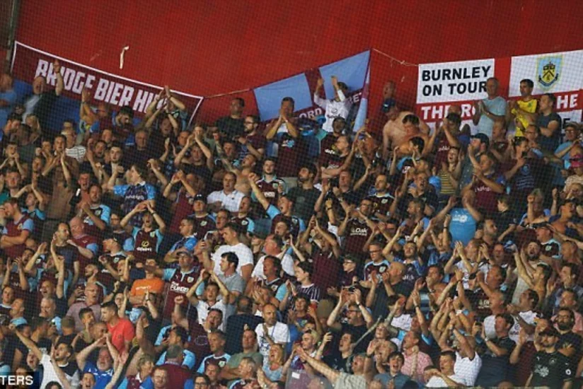 İngiltərə klubunun azarkeşi Yunanıstanda bıçaqlanıb