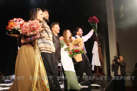 Tbilisidəki Azərbaycan teatrı yeni tamaşa ilə çıxış edib