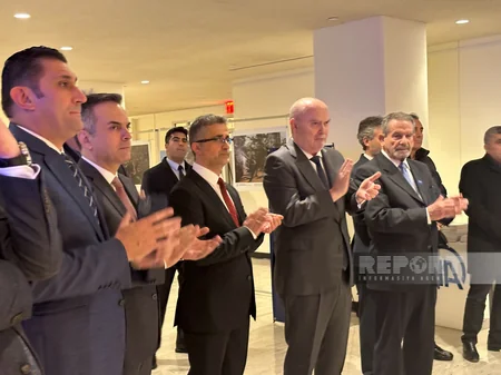 BMT-də “İstanbul Foto Mükafatları” sərgisi açılıb
