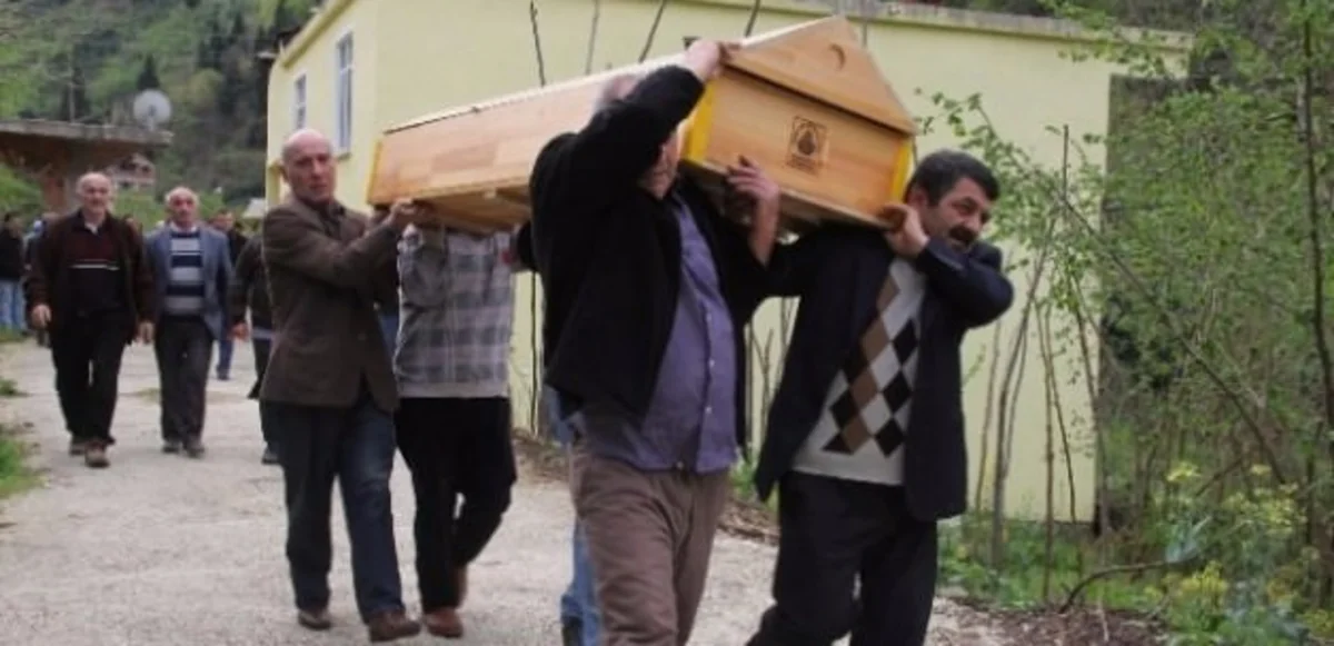 ​Türkiyədə terrorçunu qəbiristanlıqda basdırmağa imkan verməyiblər