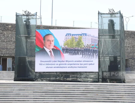 Azərbaycanda xidmətə yeni qəbul olunmuş gömrükçülər and içib