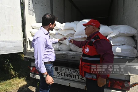 Diplomatic corps representatives inspect food shipments of Azerbaijan Red Crescent Society on Aghdam-Khankandi road