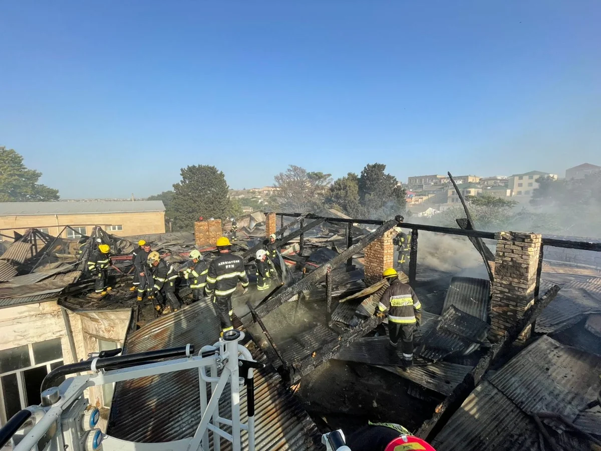 FHN: Bakıda orta məktəbdə baş verən yanğın söndürülüb