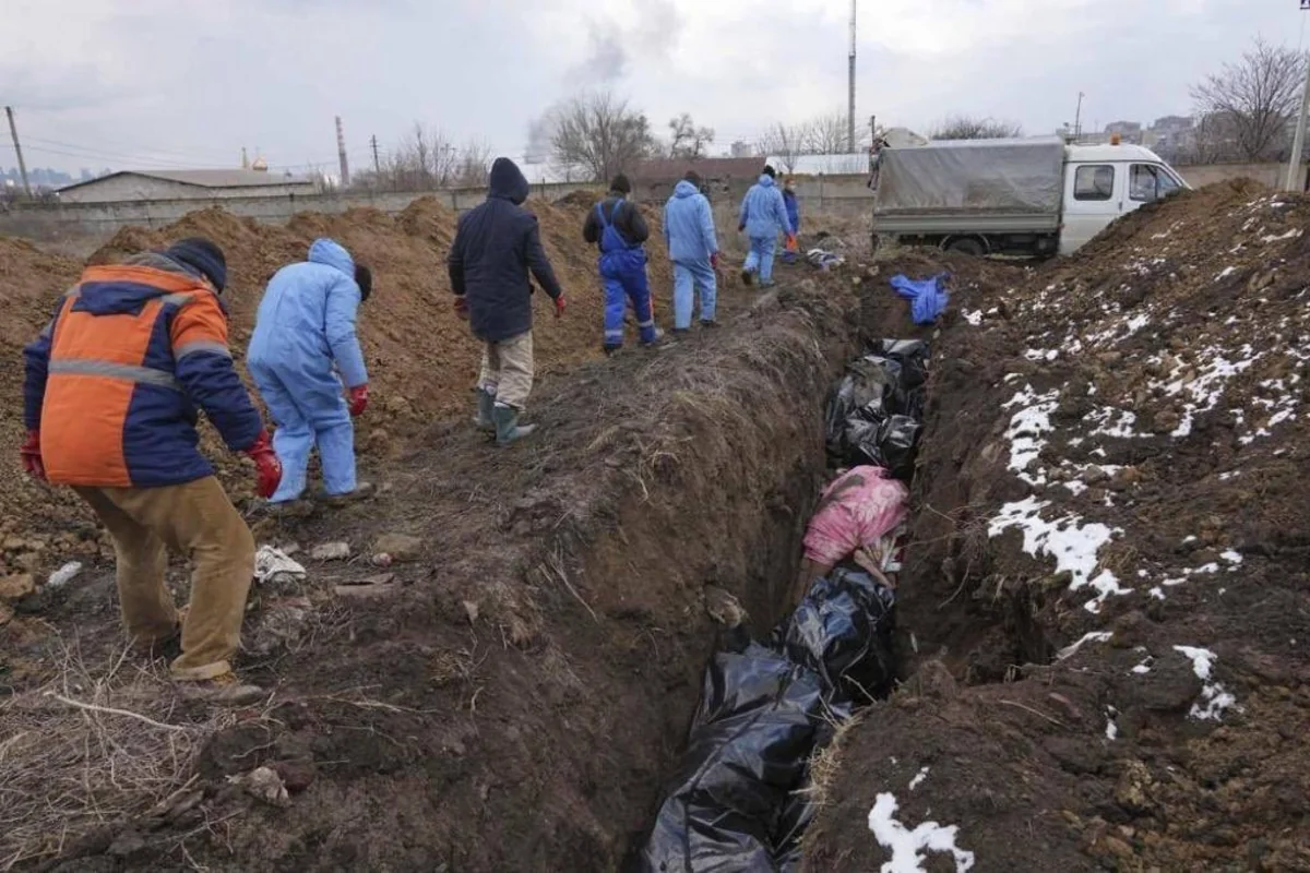 Kuleba: Mariupolda 12 gündə 1 582 dinc sakin ölüb