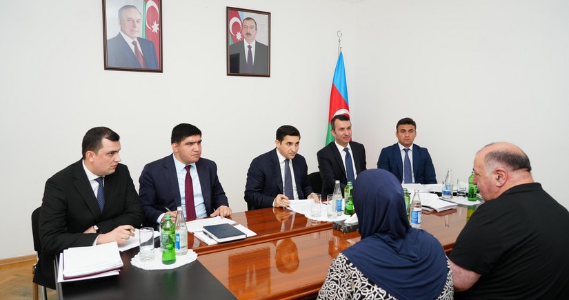 Fərid Əhmədov Ağsuda vətəndaşları qəbul edib