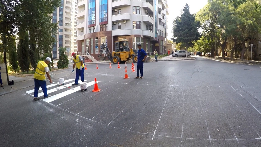 Bakıda 600-dən çox piyada zolağı rənglənib və yenisi çəkilib