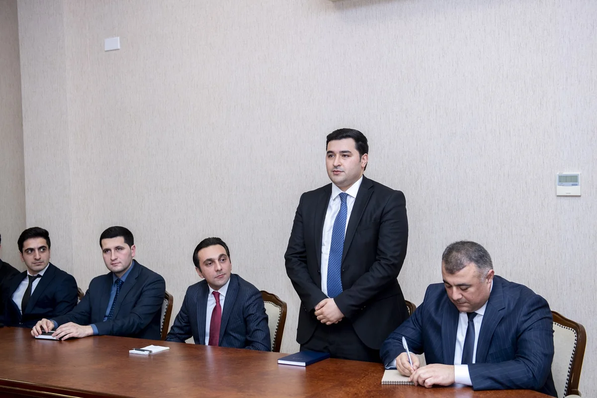 Kənd təsərrüfatı naziri xaricdə təhsil almış əməkdaşları ilə görüşüb