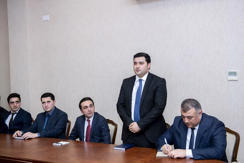 Kənd təsərrüfatı naziri xaricdə təhsil almış əməkdaşları ilə görüşüb