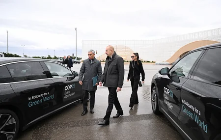 İlham Əliyev Bakı Olimpiya Stadionunun ərazisində COP29-la bağlı yaradılan şəraitlə tanış olub - YENİLƏNİB
