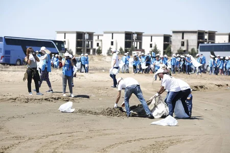 Beach clean-up campaign held in Azerbaijan