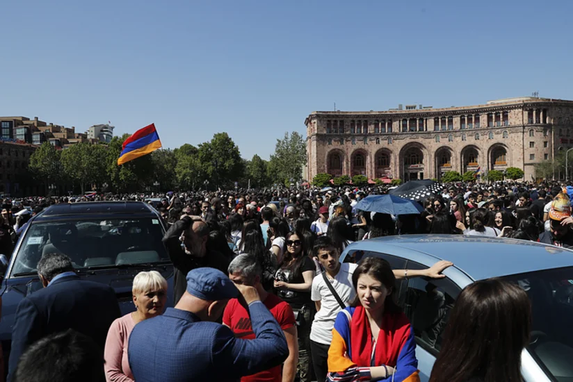 В центре Еревана протестующие вновь собираются на митинг - ВИДЕО