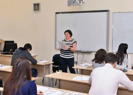 ​Bakı Ali Neft Məktəbində semestr imtahanlarını britaniyalı müəllimlər keçirir