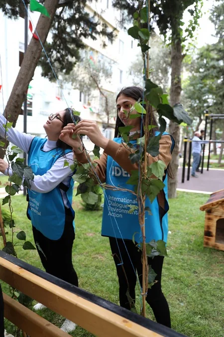 Bakıda növbəti abad həyət istifadəyə verilib