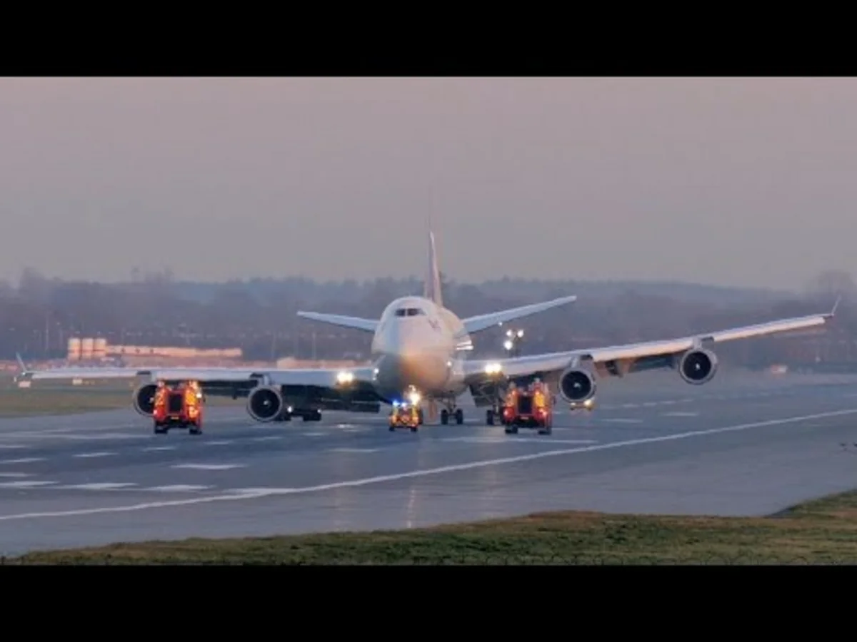 Самолет China Southern Airlines совершил экстренную посадку