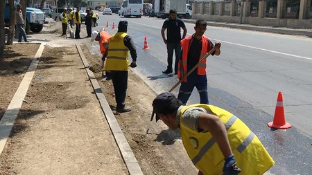 ​Bakının Xəzər rayonunda mərkəzi yol təmir olunur