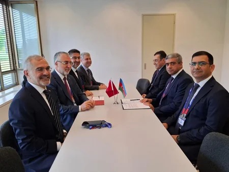 Beynəlxalq Əmək Konfransının sessiyası çərçivəsində ikitərəfli görüş keçirilib