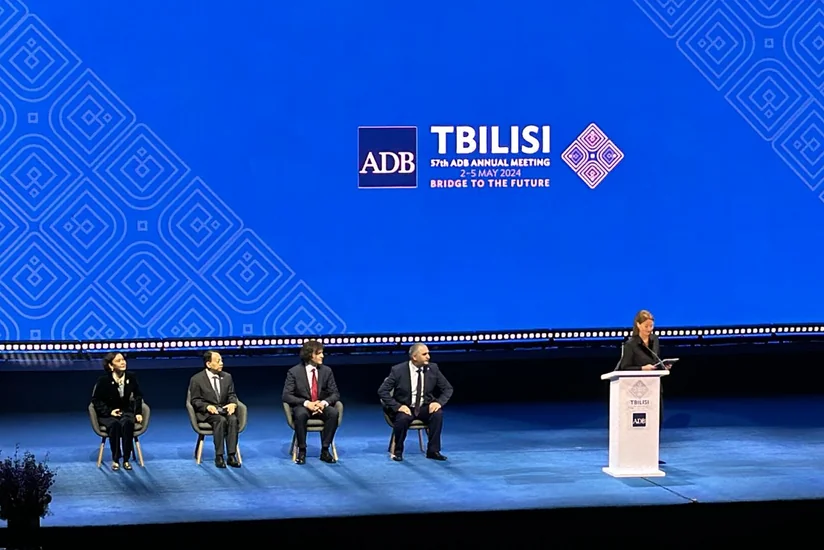 ADB prezidenti: “Qlobal ticarət və təchizat zəncirləri həssasdırlar”