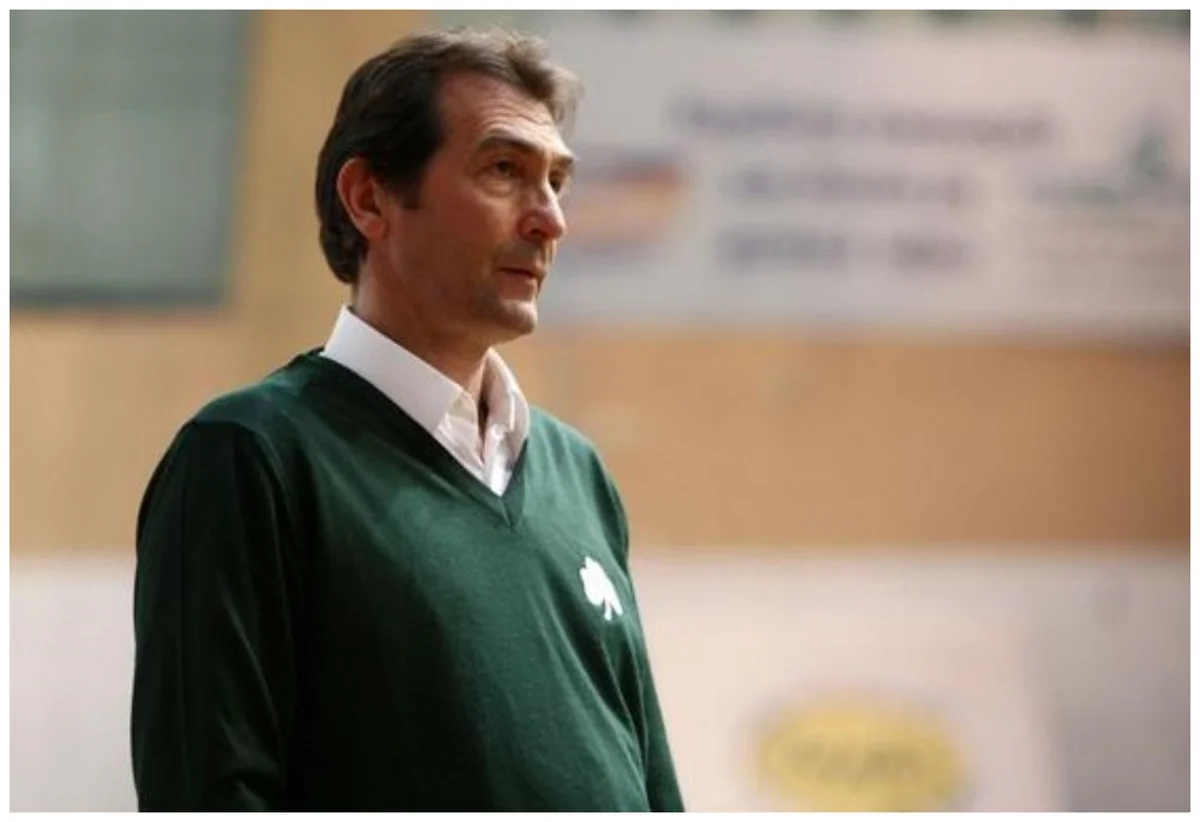 Yunanıstanlı baş məşqçi: Azərbaycan təhlükəli rəqibdir