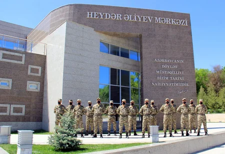 Heydər Əliyevin ildönümü münasibətilə orduda silsilə tədbirlər keçirilib