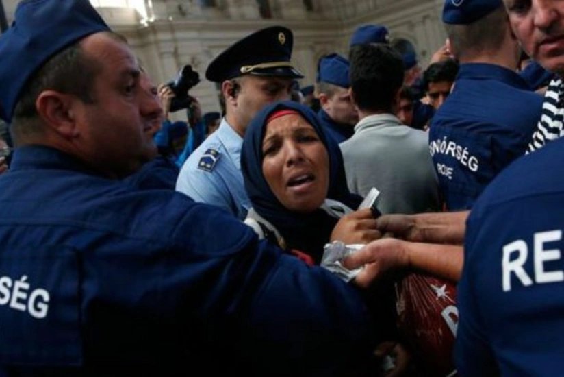Sigmar Gabriel: Almaniya ildə 500 min miqrantı qəbul edə bilər
