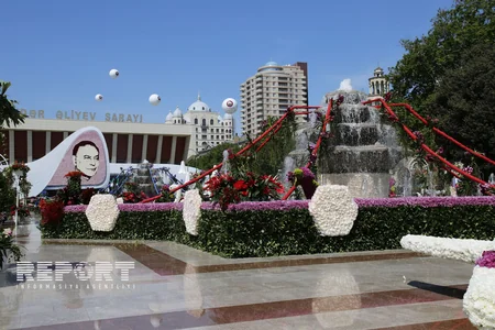 Bakıda Gül bayramı keçirilir - FOTOREPORTAJ