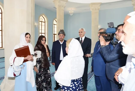 ​Zirə Cümə məscidi kompleksi istifadəyə verilib, Azərbaycanın birinci xanımı mərasimdə iştirak edib
