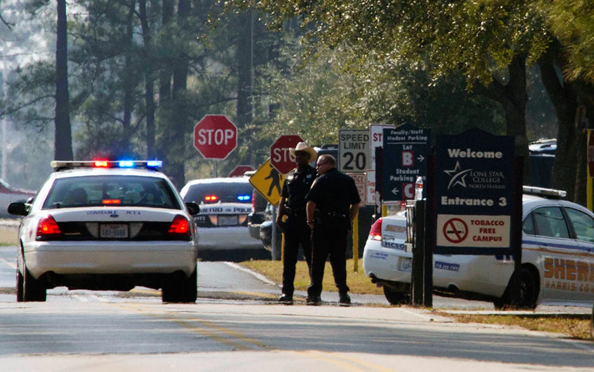 Bus hijacked, passengers taken hostage in Los Angeles