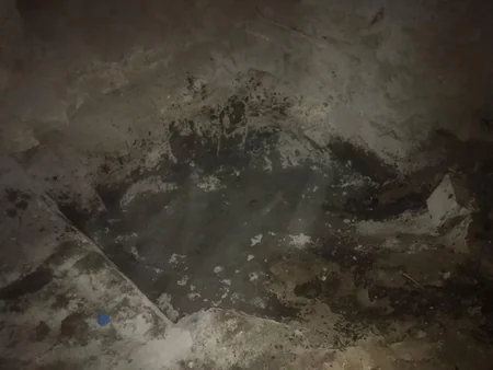 В Дашкесане задержаны повредившие исторический памятник искатели кладов