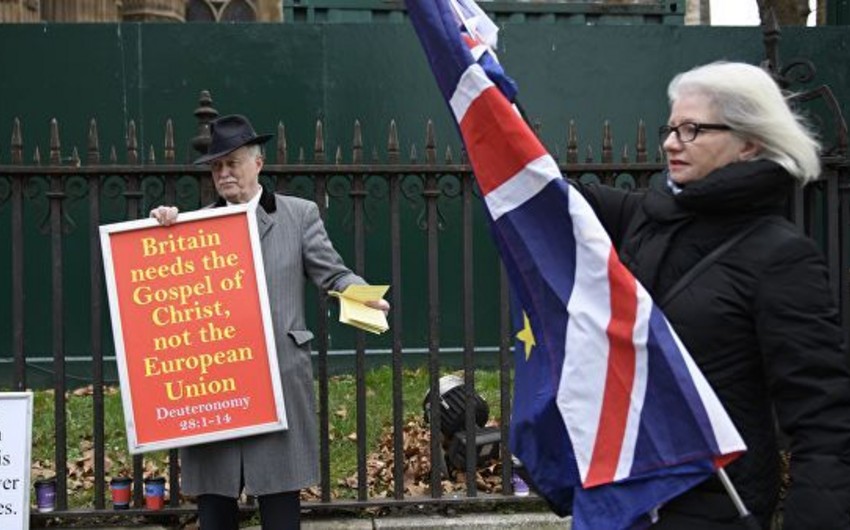Böyük Britaniyanın ictimai xadimləri: Brexit ilə bağlı təkrar referendum keçirilsin