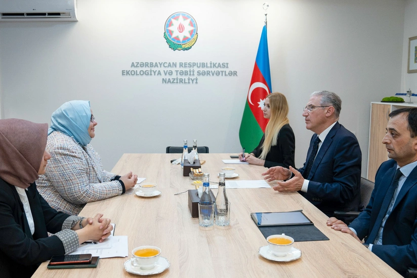 Muxtar Babayev İƏT rəsmisi ilə görüşüb