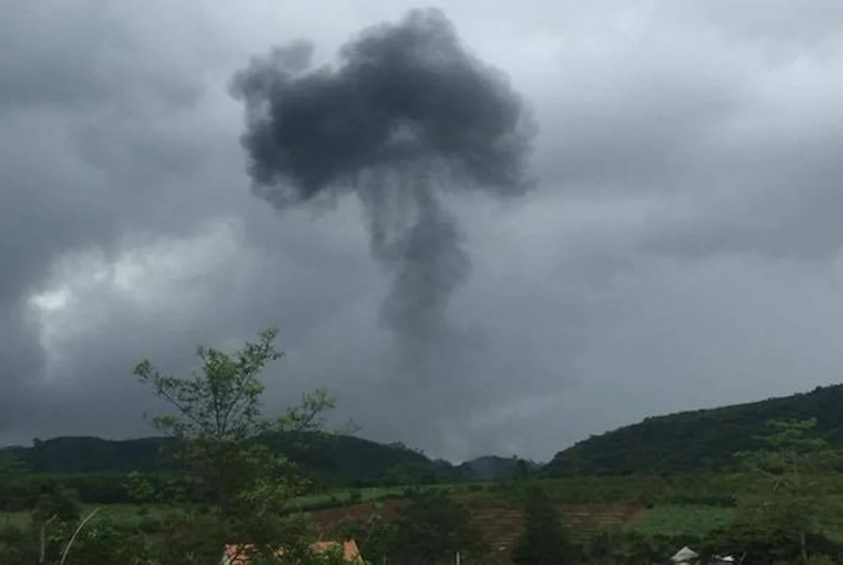 Military aircraft crashes in Vietnam