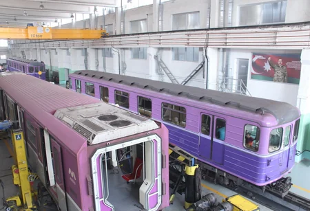Bakı metrosu daha bir yeni nəsil qatarında ilk irihəcmli təmir aparır