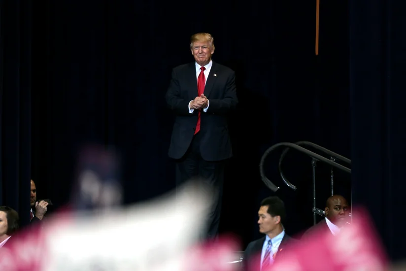 Трамп намерен встретиться с пострадавшими от лесных пожаров в Калифорнии