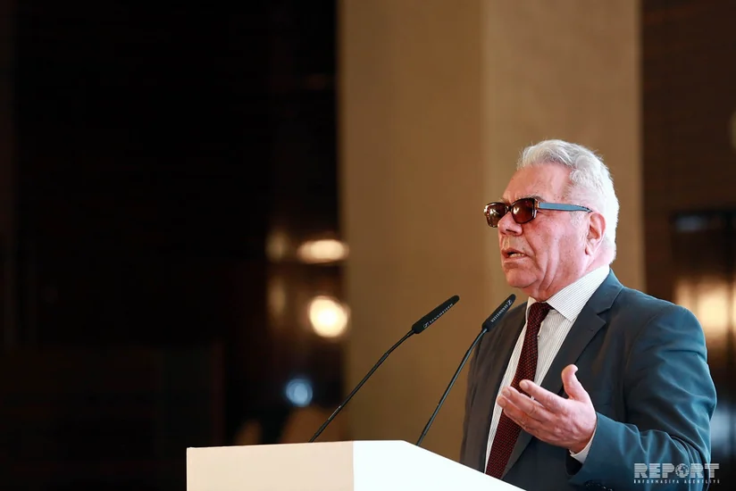 Prezident Ziyad Səmədzadəni təltif etdi