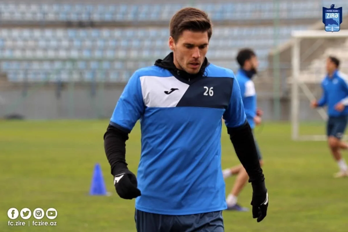Zirə klubu serbiyalı futbolçusu ilə vidalaşıb