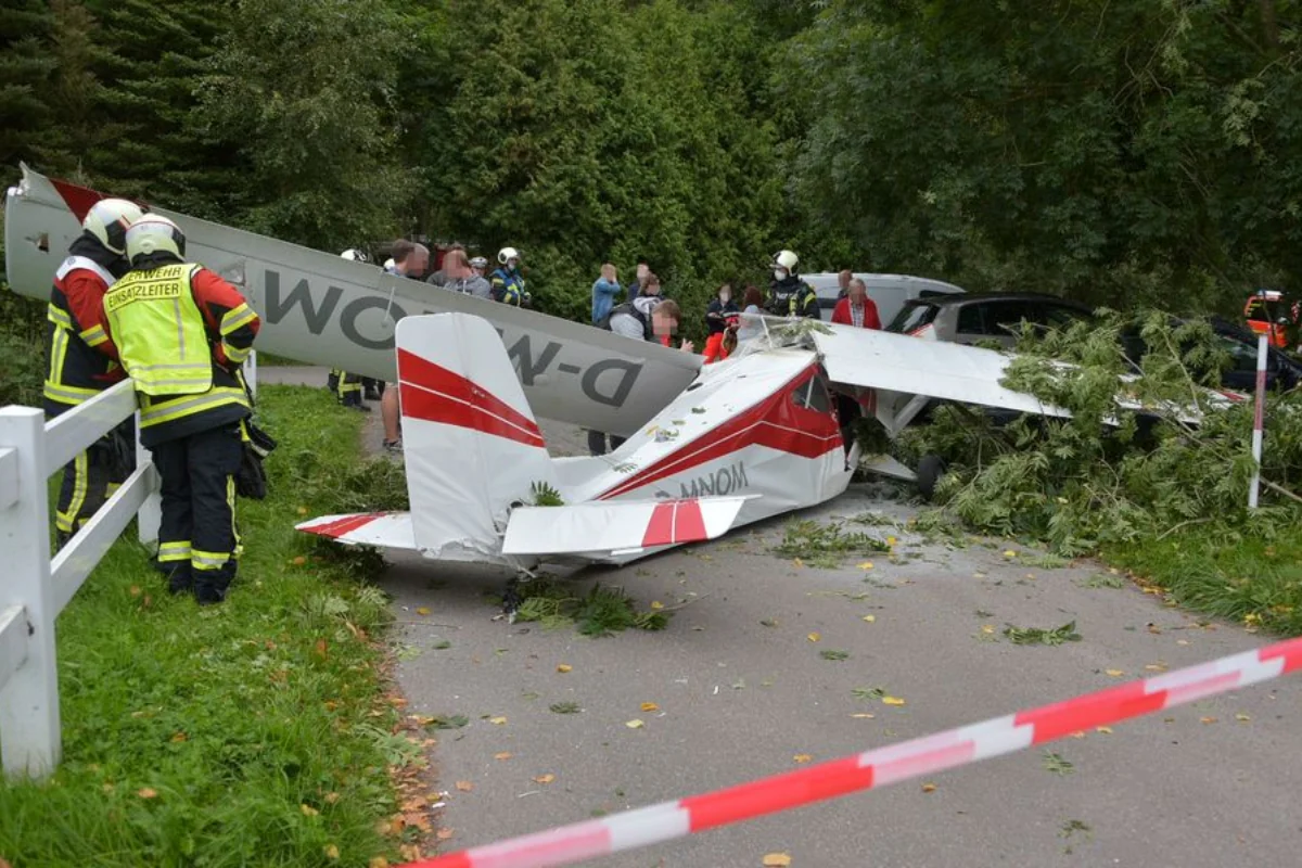 Small plane crash in Austria kills 4