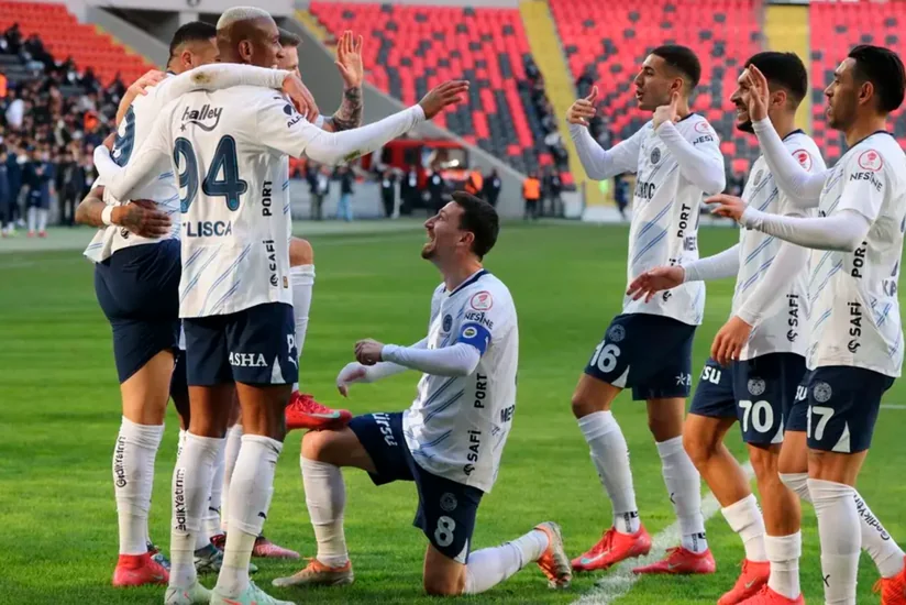 Fənərbağça Türkiyə Kubokunda pley-off mərhələsinə yüksəlib