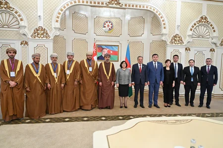 Sahibə Qafarova omanlı həmkarını azad olunmuş ərazilərimizdəki quruculuq işləri barədə məlumatlandırıb